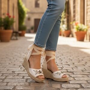 Monroe & Main Espadrille Sandals size 10